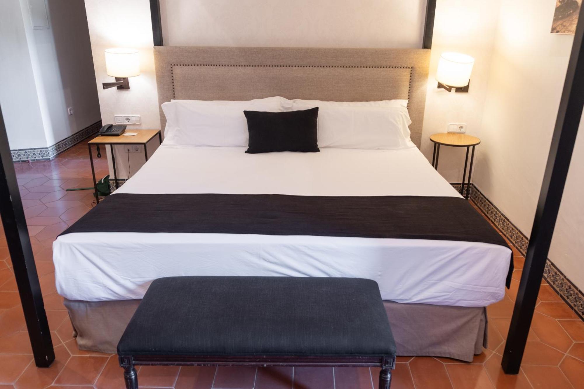 La Almoraima Hotel Castellar de la Frontera Bagian luar foto